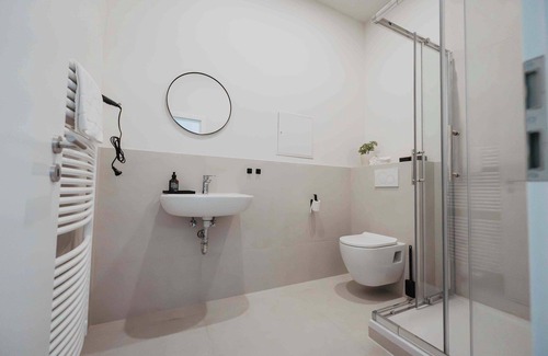 Celle Appartement | Celle Apartment - Stylish 2-Bedroom Retreat with Designer Furnishings!