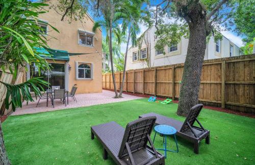 Coconut Grove Maison | Center Grove - Lush & Spacious & New - 3 Bedrooms