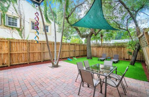 Coconut Grove Maison | Center Grove - Lush & Spacious & New - 3 Bedrooms