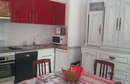 Bagneres-de-Luchon Appartement | Centre Bagnères de Luchon, gd T2/3 (65m²) de caractère indépendant, avec jardin.