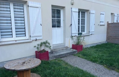 Pierrefonds Appartement | centre Pierrefonds superbe appartement au calme + parking