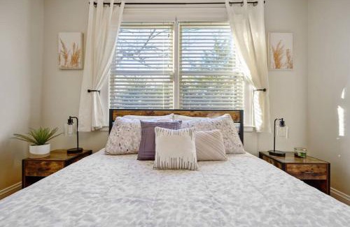 Apex Maison | Center St Retreat - 1 Block from Downtown!