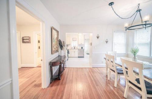 Apex Maison | Center St Retreat - 1 Block from Downtown!