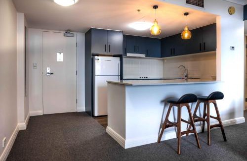 Chatswood Appartement | Central 1-Bed with Parking, Pool, Sauna & Gym