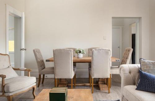 Strathfield Appartement | Central 2-Bed Apartment with Private Parking