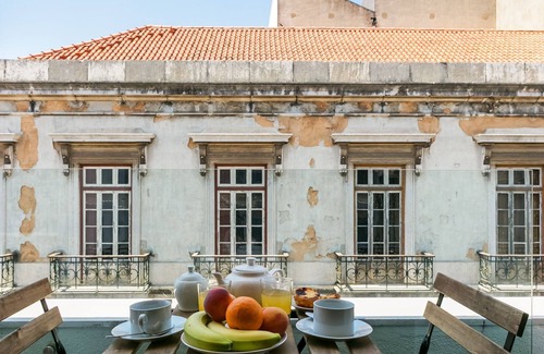 Bairro Alto Appartement | Central 2BDR Apartment with Balcony by LovelyStay