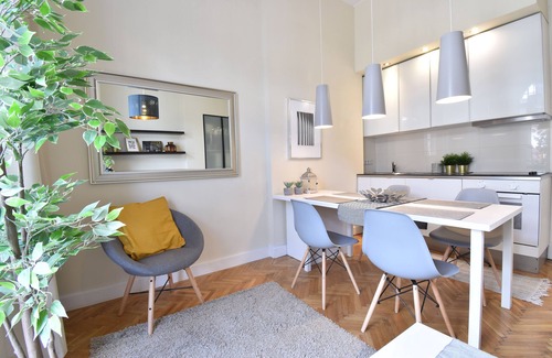 Losonci negyed Maison | Central 6 chambres / 5 salles de bains avec balcon