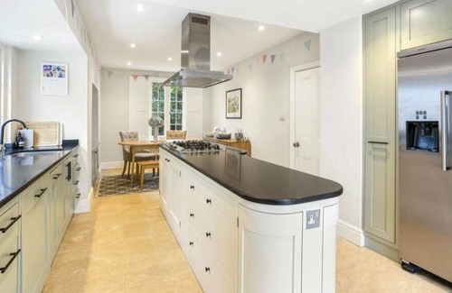 Alderley Edge Maison | Central Alderley Edge Detatched 4 Bedroom House - The Alderley Edge Gate House