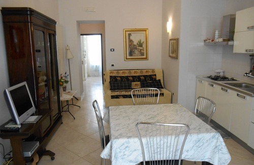 Chiaia Maison | Central Apartment 100 m from the sea "MERGELLINA"