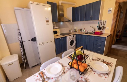 Genil Appartement | « Appartement Central à Grenade » avec Terrasse Partagée, Wi-Fi et Climatisation