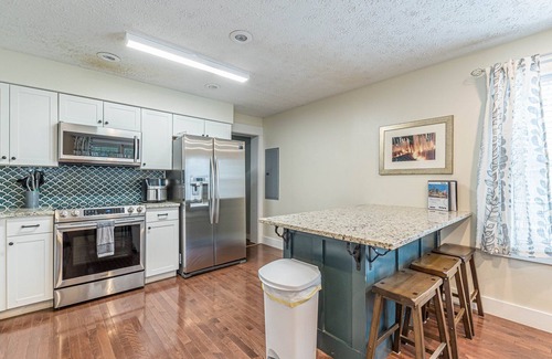 West End Maison | La plus grande liste dans ATL - 8 BRs, dort 20 en lits