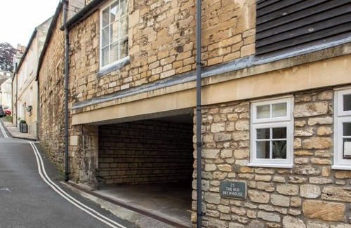Bradford-on-Avon Maison | Central, beautiful home - with parking