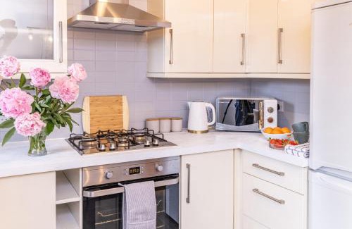 Acocks Green Maison | Central Birmingham Luxury House, Sleeps 6 people - 10 mins from Solihull NEC, JLR, BHX Airport, Resorts World