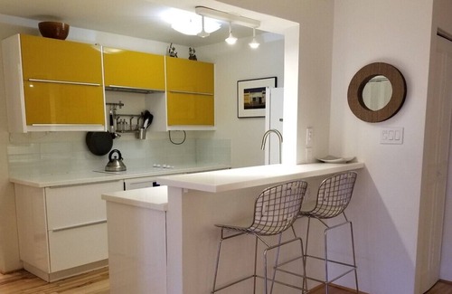 Whittier Appartement | Frais, propre et situé au centre - Entièrement meublé 1 chambre Apt
