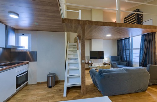 Ensanche Centro Appartement | Central bright and cozy penthouse for 4 people