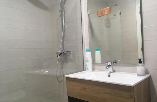 Estepona Appartement | central bright apartment, community pool and own private pool on splendid terrace, garage, beach 900m, mountains 200m