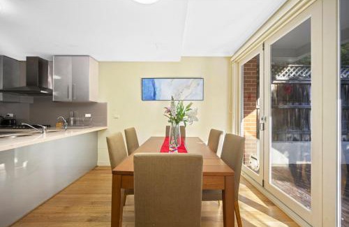 Chatswood Appartement | Central Chatswood 2-Level Garden View & 3B2B