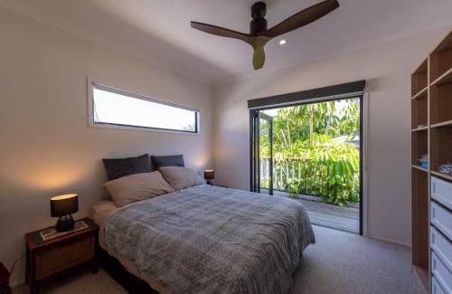 Tumbi Umbi Maison | Central Coast-Spacious House 5 minutes drive to beach