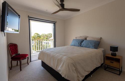 Tumbi Umbi Maison | Central Coast-Spacious House 5 minutes drive to beach