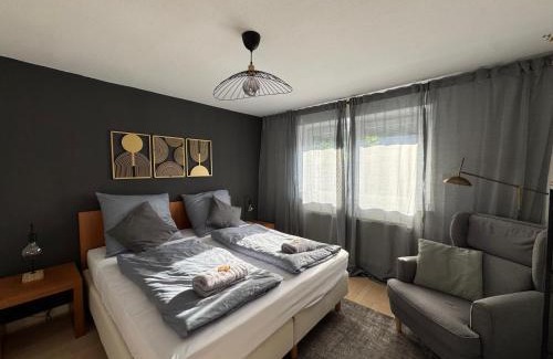 Buderich Appartement | Central Comfort Home with Garden