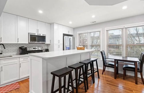 Pleasant Plains Appartement | Central Convenient Home | Free Parking #DCottage