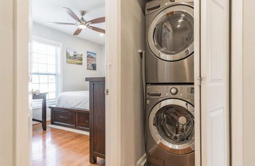 Columbia Heights Maison | Central Convenient Home with Free Parking #DCottage