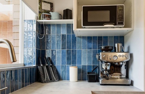Launceston CBD Maison | Central Cosy Townhouse + Parking