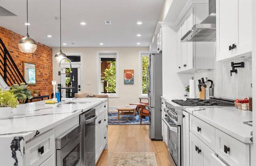 Park View Maison | Central DC 5-BR Townhome - Walk to METRO-rail