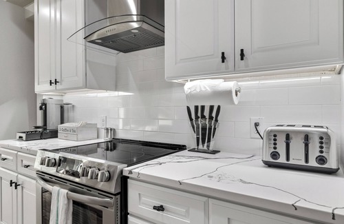 Lower Greenville Maison | Central Getaway+WalkScore85!Mins to DT+FreeParking