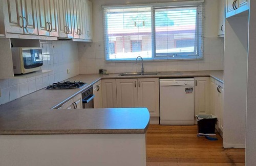 Glen Waverley Maison | Central glen, Ideal family heaven!