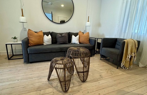 Haberfield Appartement | Central Haberfield Village 5* eateries. Pet/family friendly. Free park.