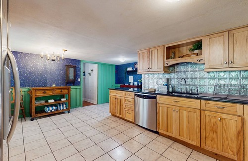 Wolfeboro Maison | Central home: near town, lake, skiing, rail trial, snowshoe from your door