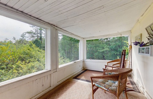 Wolfeboro Maison | Central home: near town, lake, skiing, rail trial, snowshoe from your door