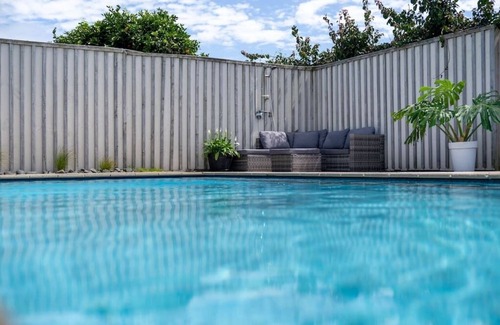 Mount Maunganui Maison | Central home with pool and spa!