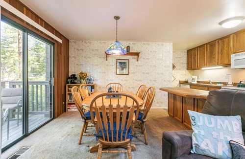 Incline Village Copropriété | Central Incline Condo with a Pool! (CDL7)