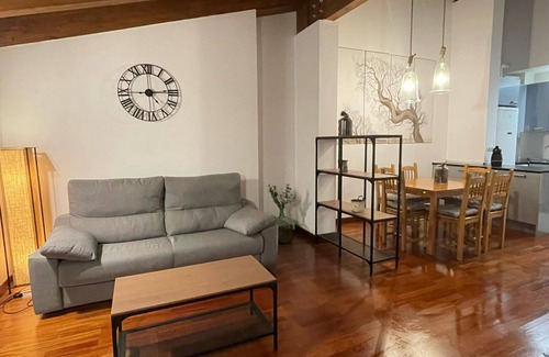 Jaca Appartement | Penthouse confortable au centre de Jaca avec deux chambres et kitchenette équipée