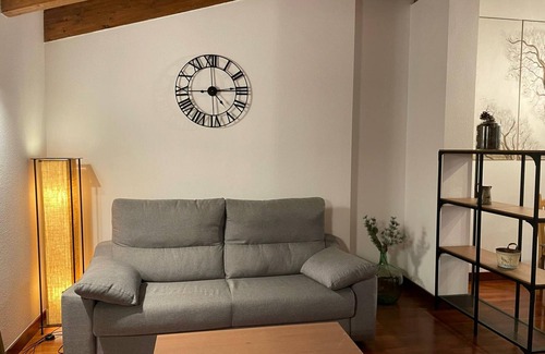 Jaca Appartement | Penthouse confortable au centre de Jaca avec deux chambres et kitchenette équipée