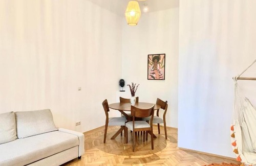 Himmelpfortgrund Appartement | Central & Modern Apartment with Balcony