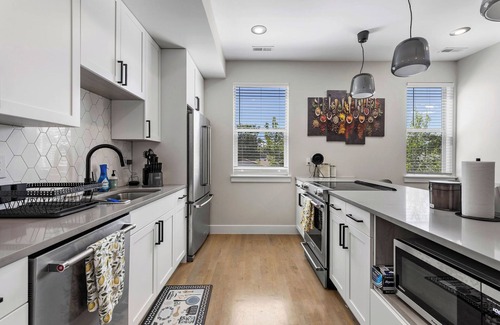 University Hills Maison | Central Modern Denver Townhome w Private Rooftop Near DU