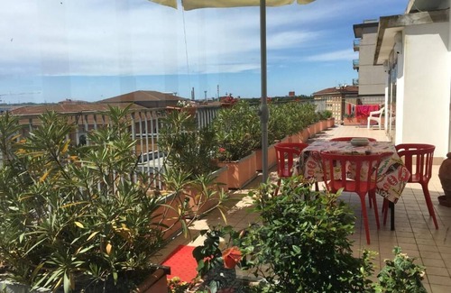 Pisa City Centre Appartement | 🇮🇹 Central Penthouse with Panoramic Terrace – Walk to Pisa Station & City cent