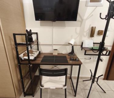 Larissa Appartement | Central Petite Hideaway with Balcony- Near Station