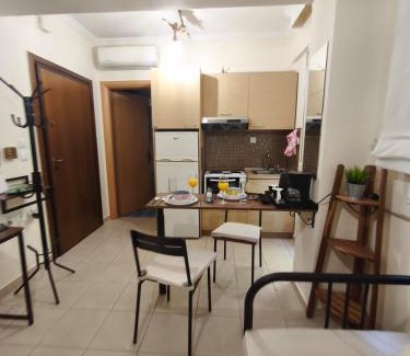 Larissa Appartement | Central Petite Hideaway with Balcony- Near Station