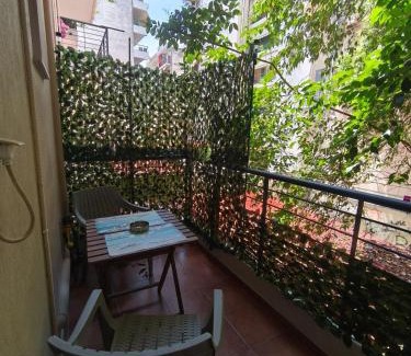 Larissa Appartement | Central Petite Hideaway with Balcony- Near Station
