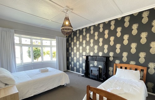 Petone Maison | Central Petone, 5 minutes walk to the beach