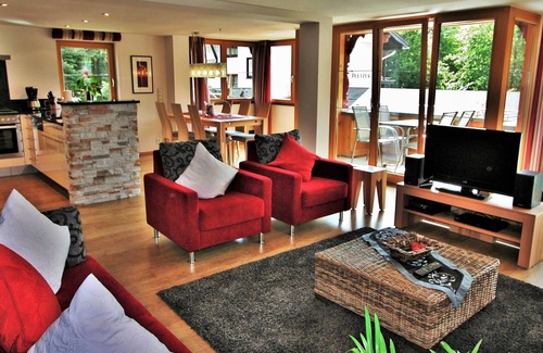 Oberstdorf Appartement | Situation centrale et tranquille, confort 5 étoiles, balcon orienté au sud, été: chemin de fer de montagne incl.