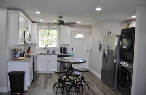 Lebanon Maison | Central Retreat D, NEW, Close to Everything!