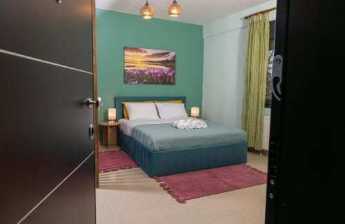 Edessa Appartement | Central & Riverfront Room 2