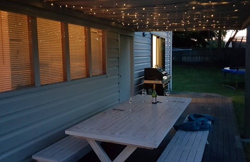 Rotorua Maison | Central Rotorua house with garden flat. Huge back yard, trampoline and fireplace