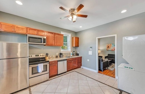 Benton Park Maison | Central St. Louis apartment (1E) - Sleeps 9!