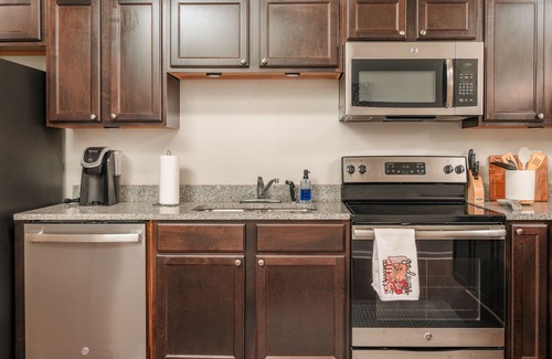 Starkville Copropriété | Central Starkville Retreat | No Stairs | Walk Everywhere